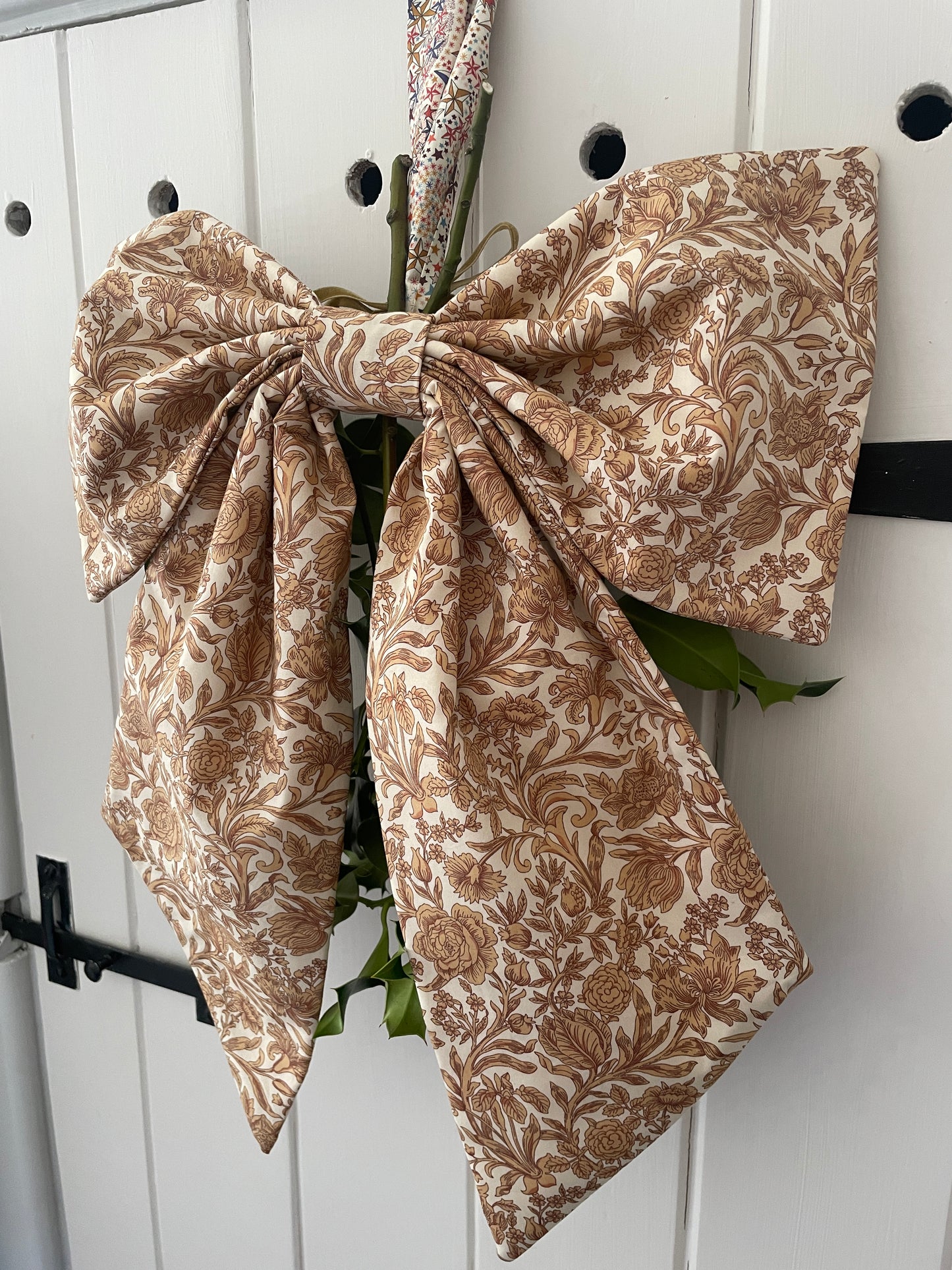 Liberty Oversized Christmas Bow Sambourne