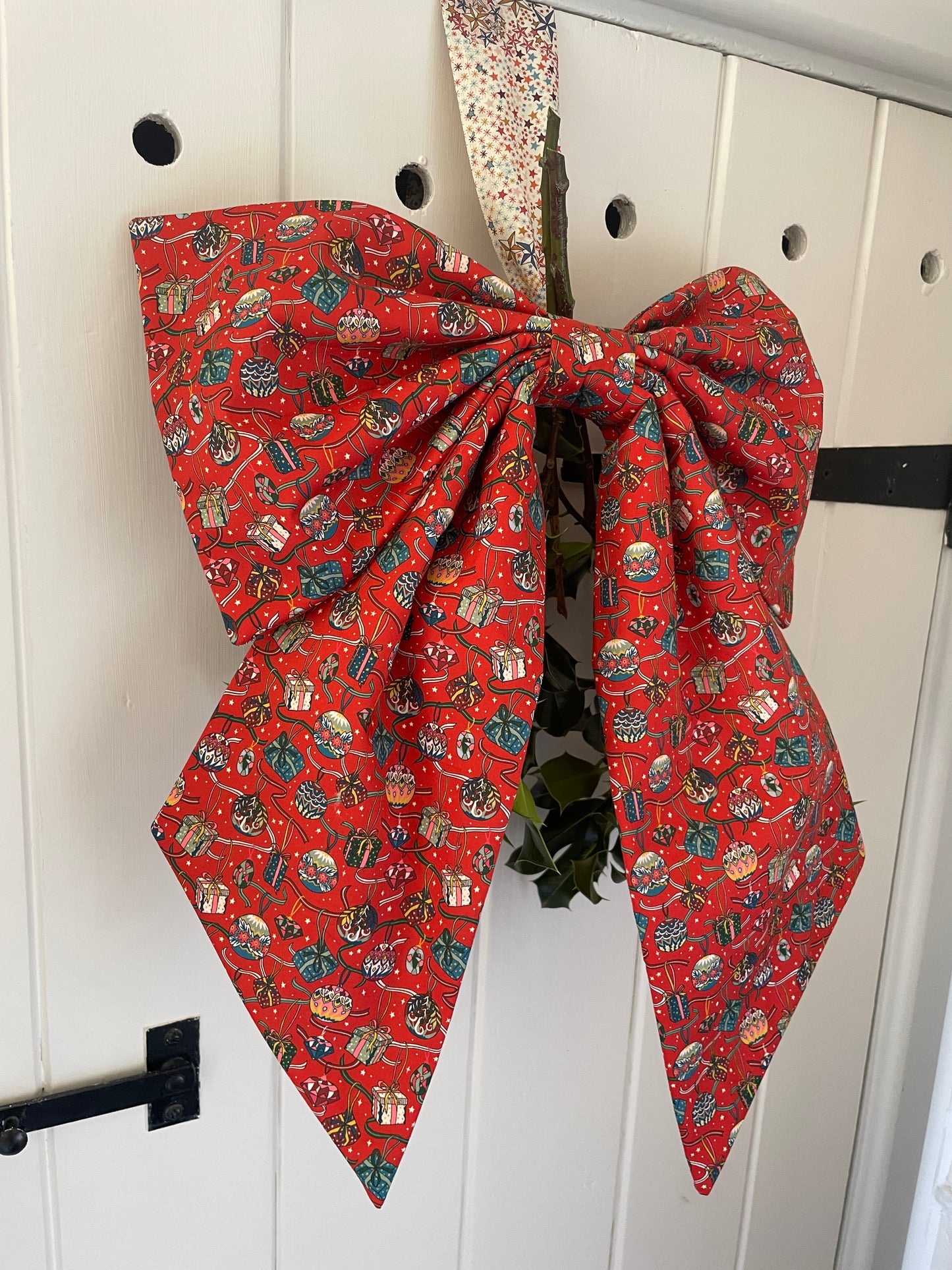 Liberty Oversized Christmas Bow House of Gifts