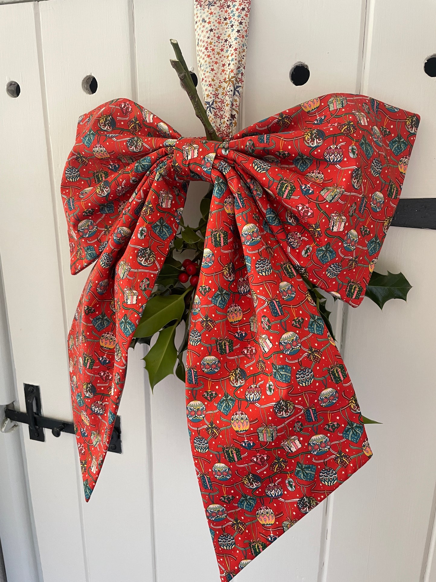Liberty Oversized Christmas Bow House of Gifts