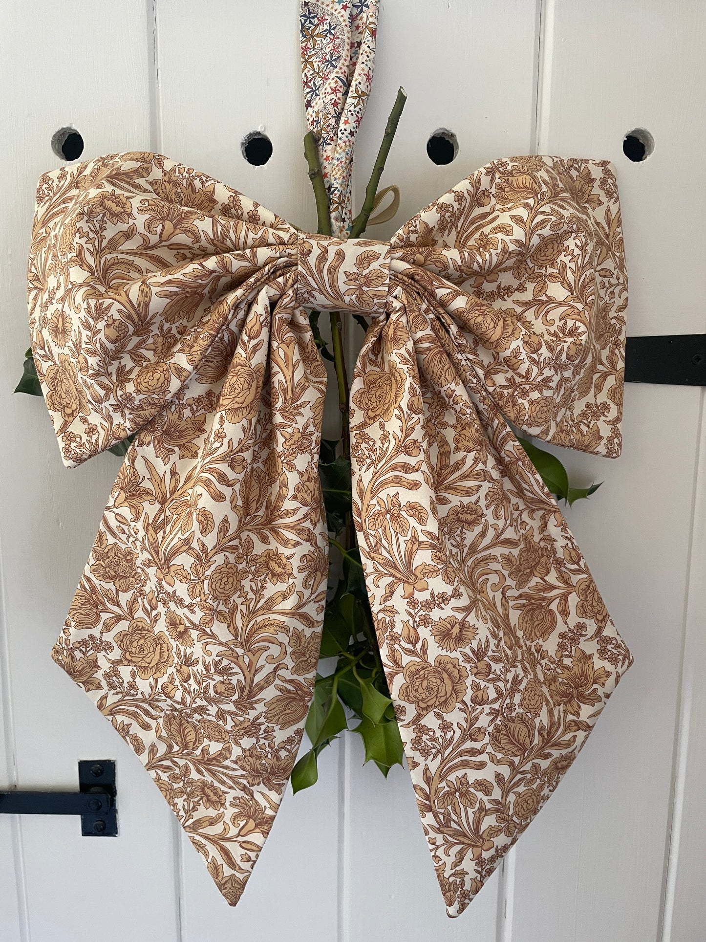 Liberty Oversized Christmas Bow Sambourne