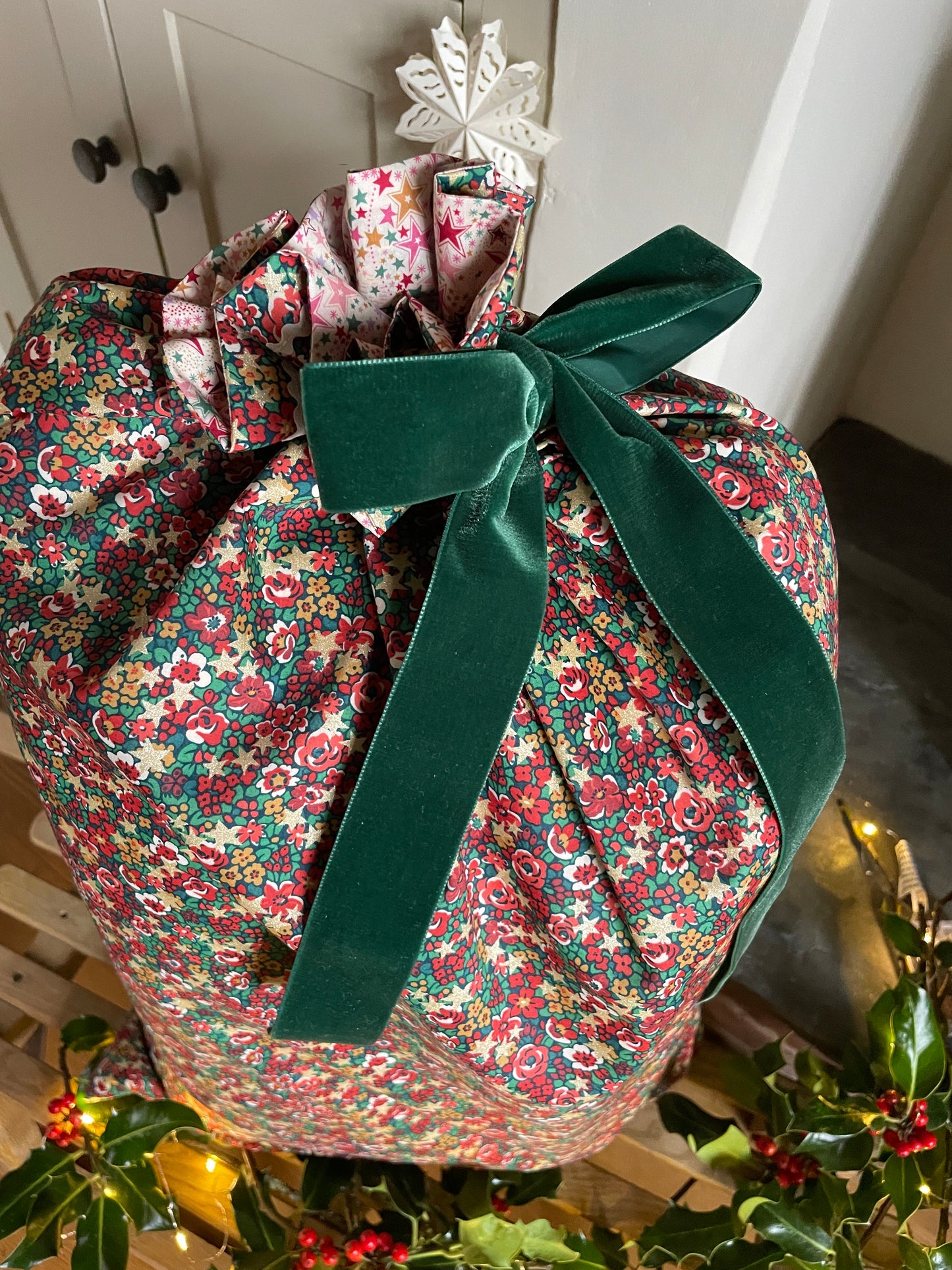 Liberty London Emma Etoile Print Gift Bag with Velvet Green Ribbon Sustainable Giftwrapping Santa Sack